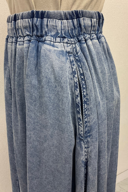 パウダーシルクデニムスカート