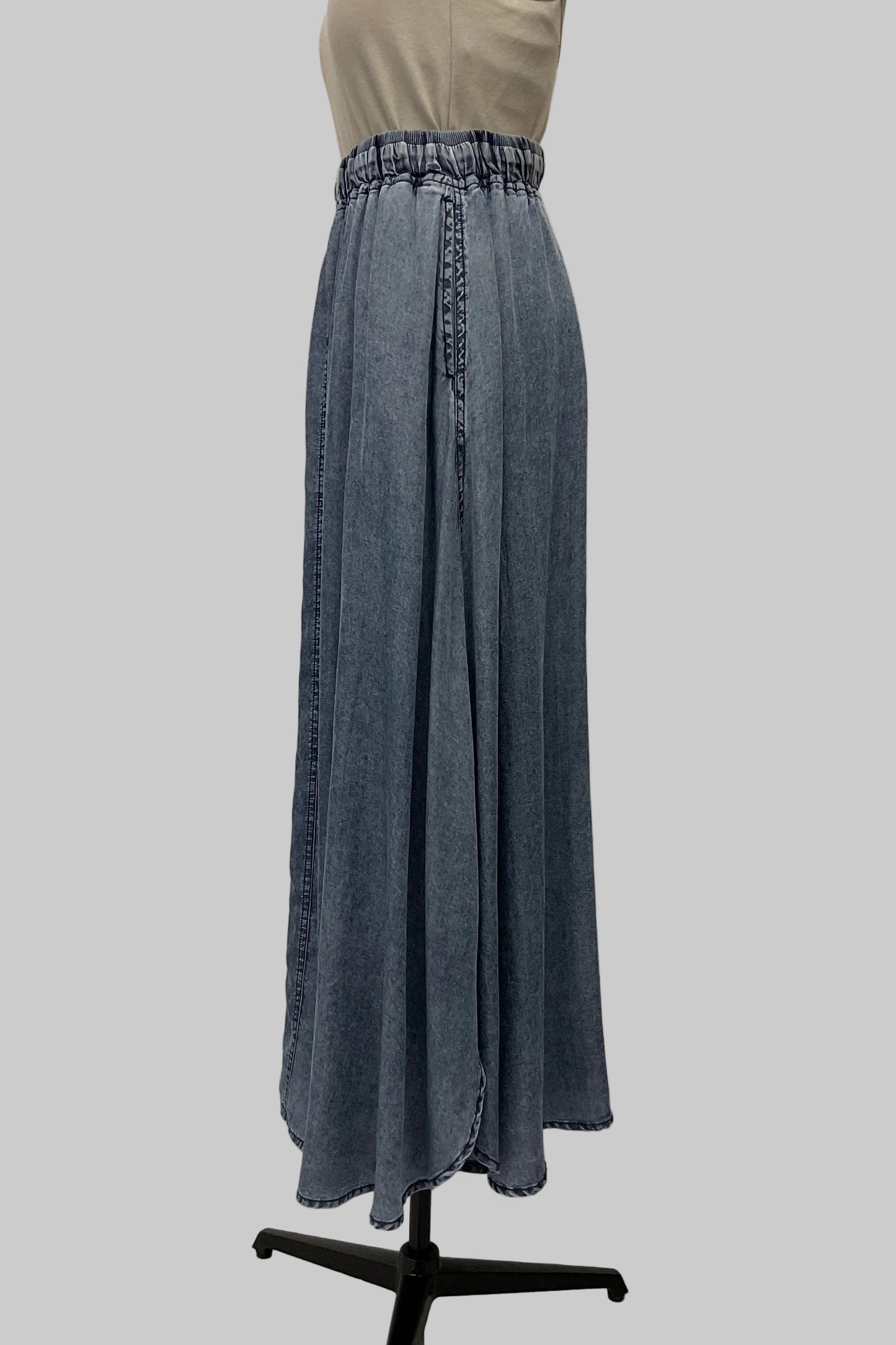 パウダーシルクデニムスカート