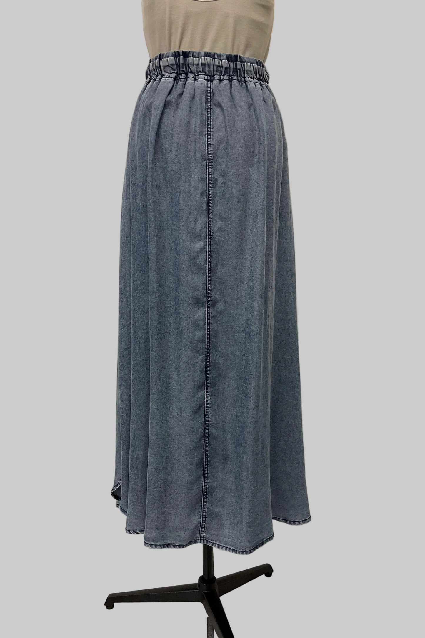 パウダーシルクデニムスカート