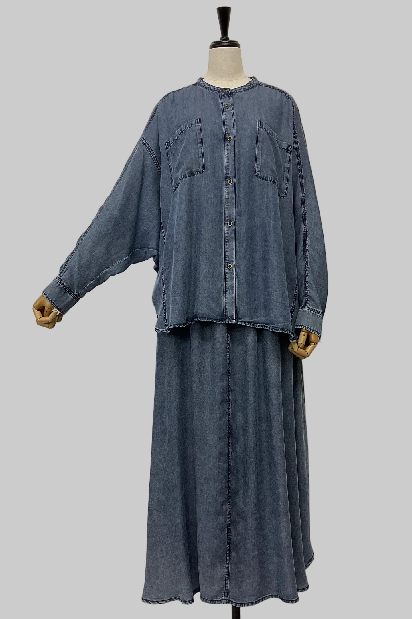 パウダーシルクデニムスカート