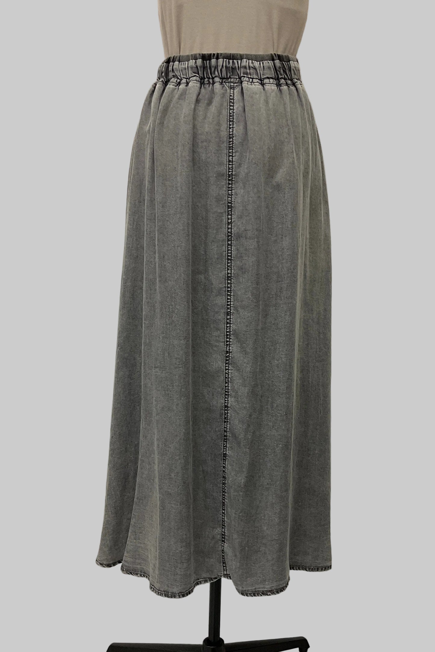 パウダーシルクデニムスカート