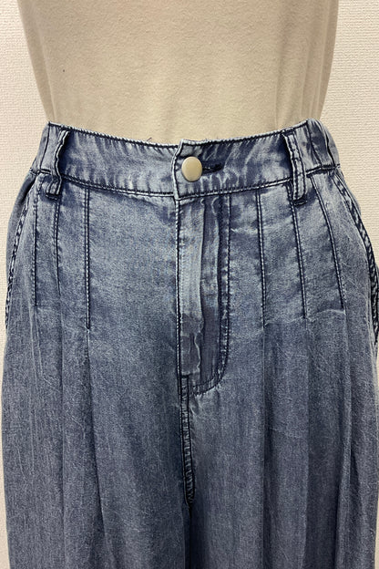 パウダーシルクデニムワイドパンツ