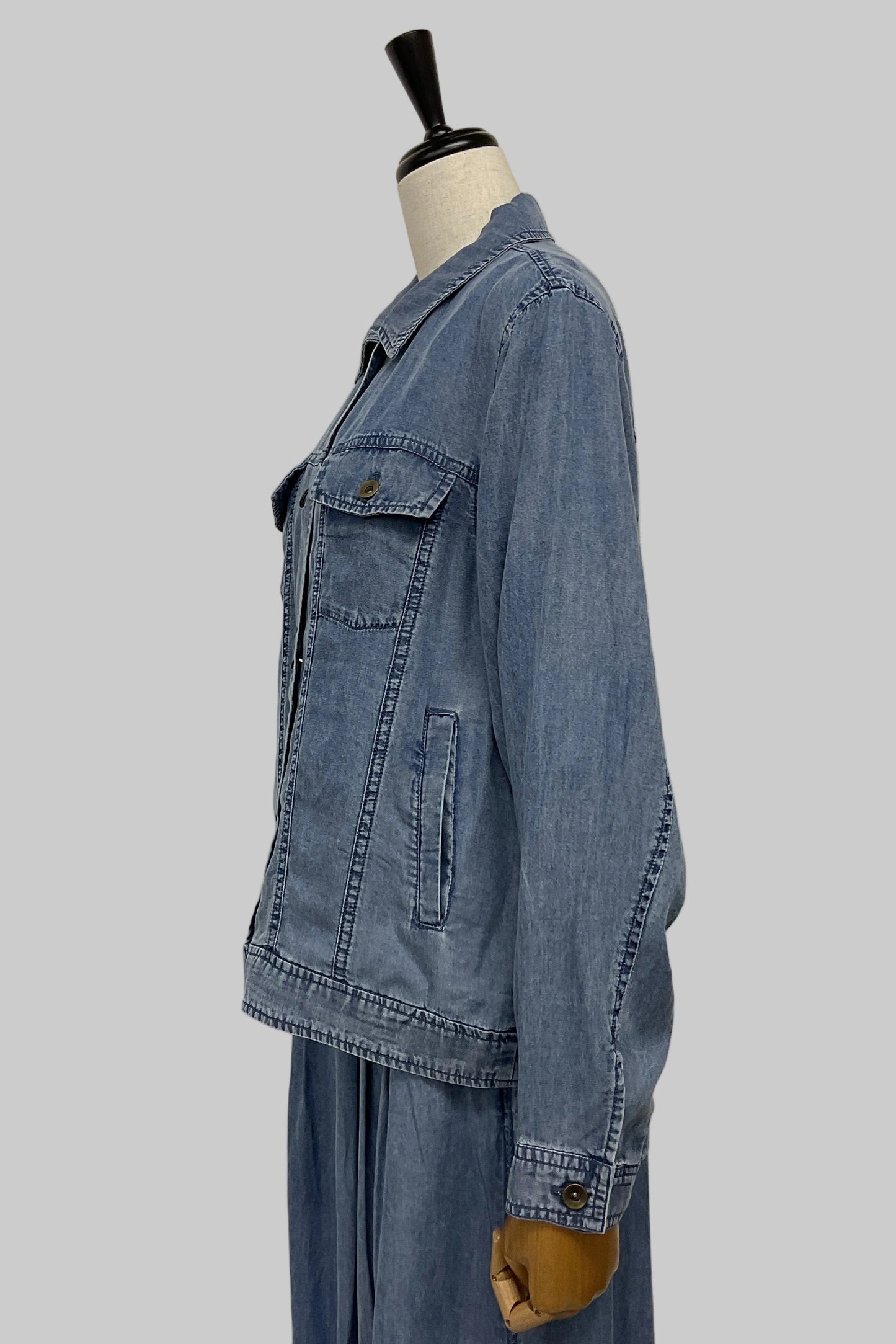 パウダーシルクデニムシャツジャケット
