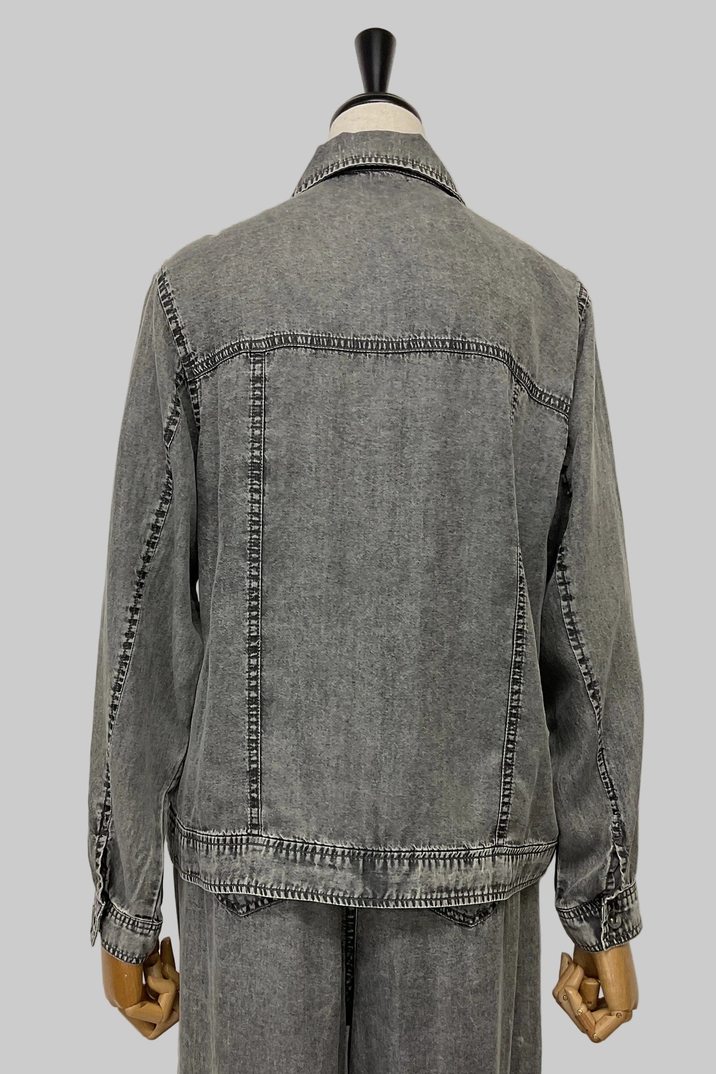 パウダーシルクデニムシャツジャケット