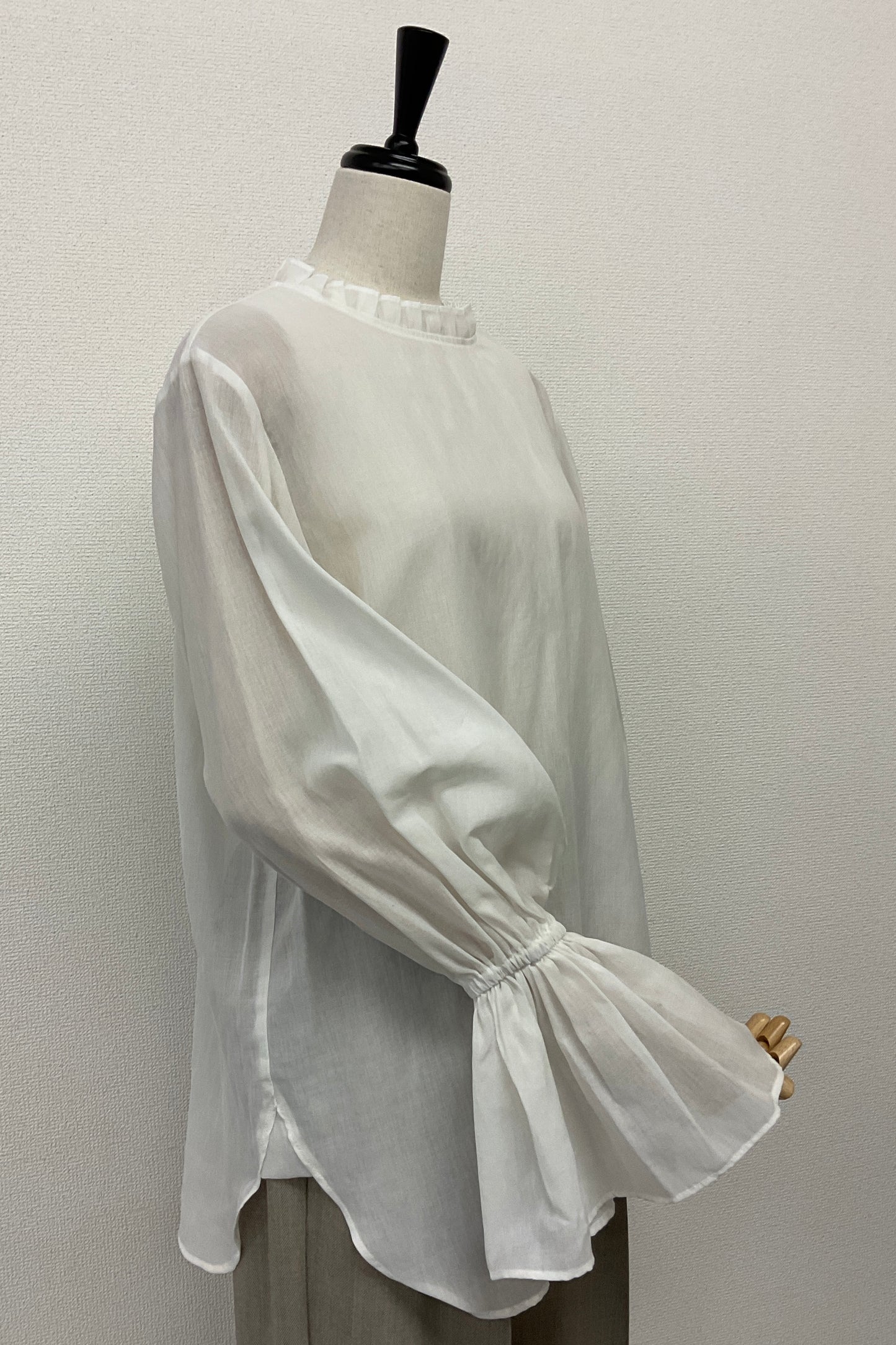 〈30%OFF〉キャンディスリーブセミシアーブラウス