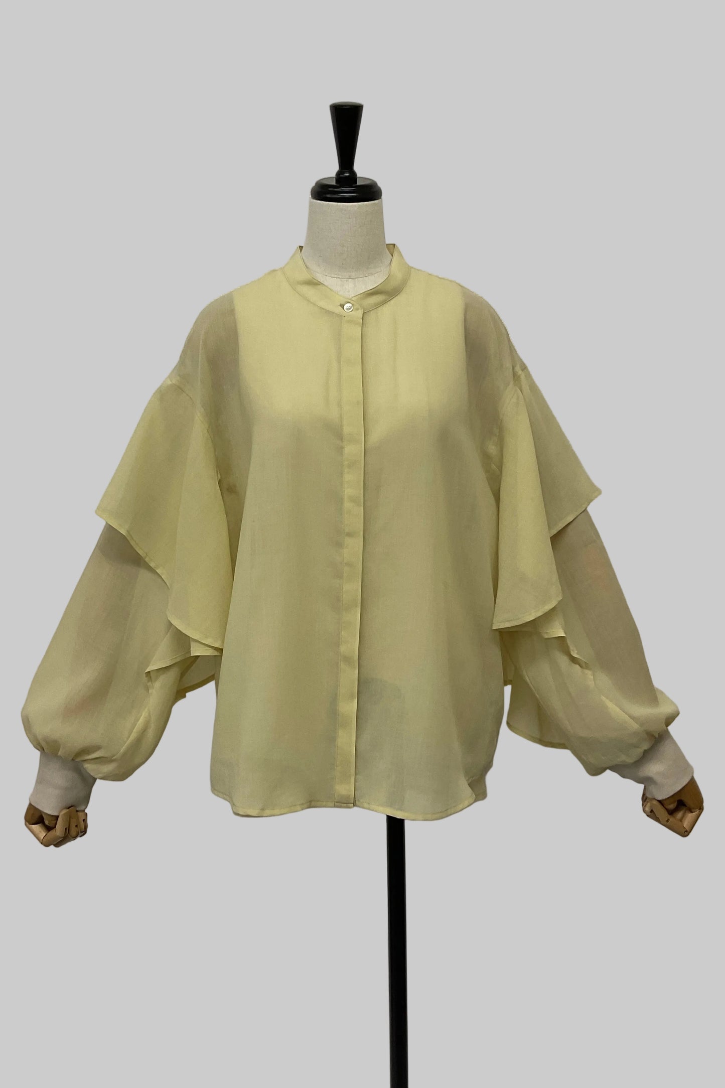 シアーフリル袖ブラウス