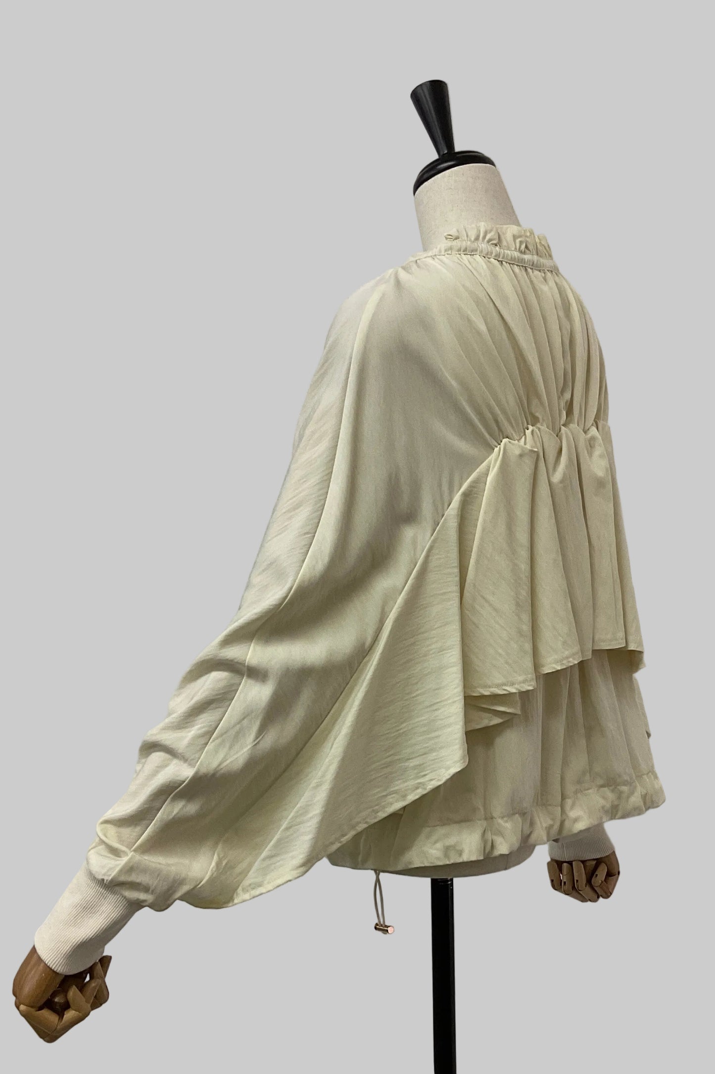 バックフリルスキッパーブルゾン