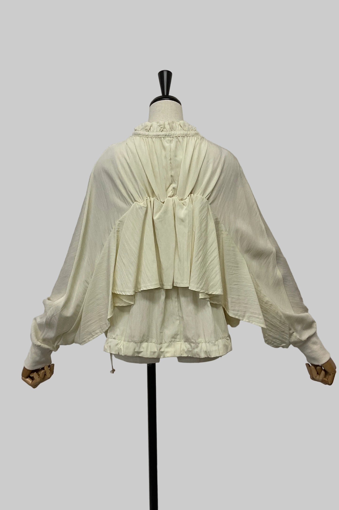 バックフリルスキッパーブルゾン