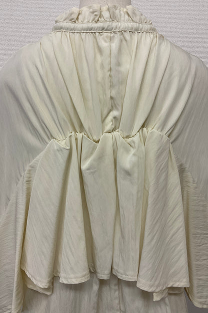 バックフリルスキッパーブルゾン