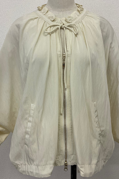 バックフリルスキッパーブルゾン