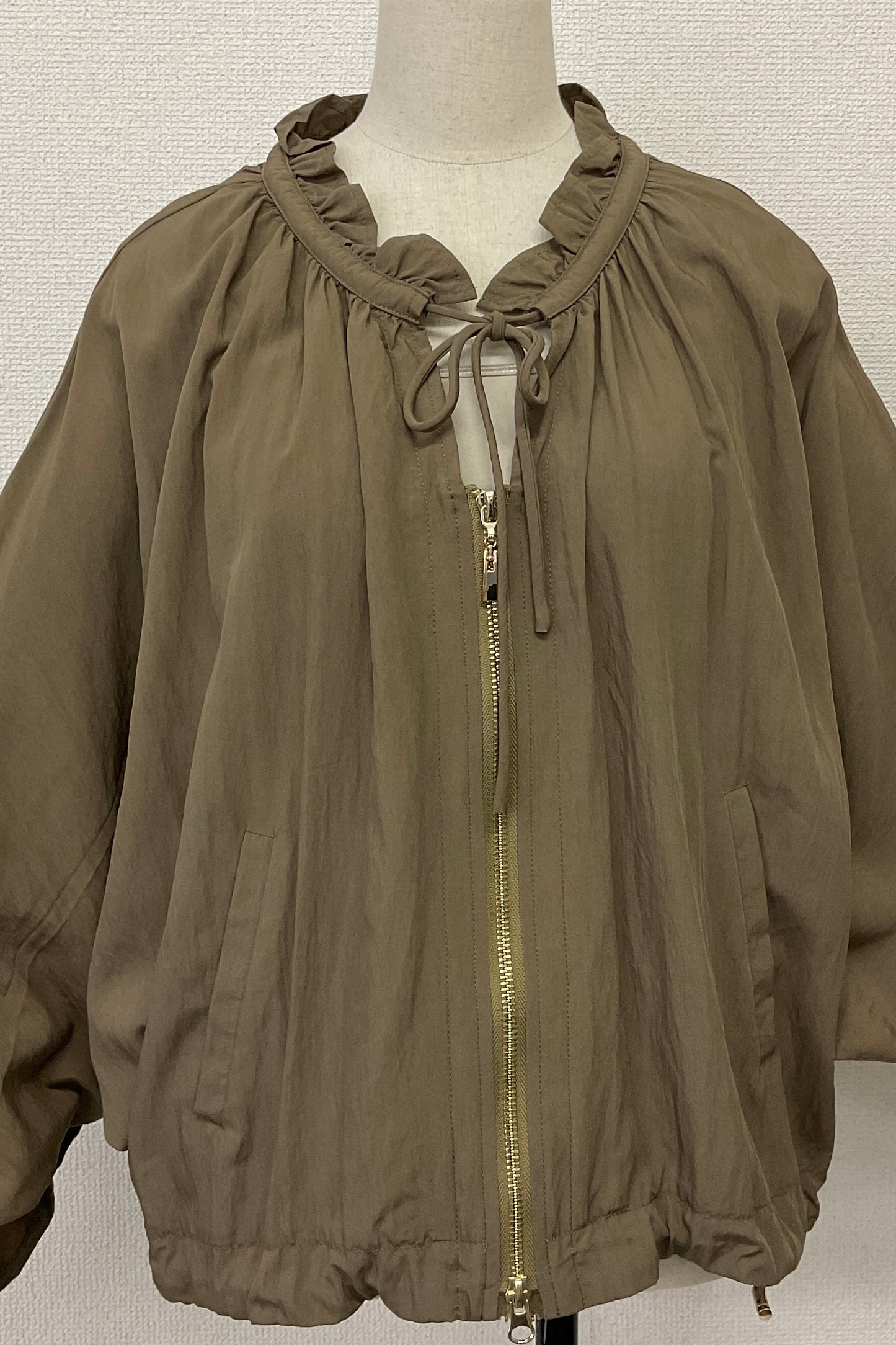 バックフリルスキッパーブルゾン