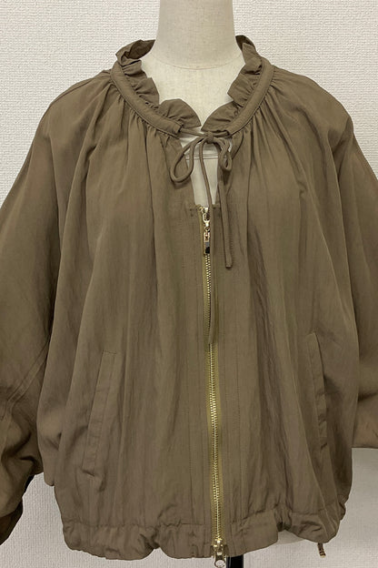 バックフリルスキッパーブルゾン