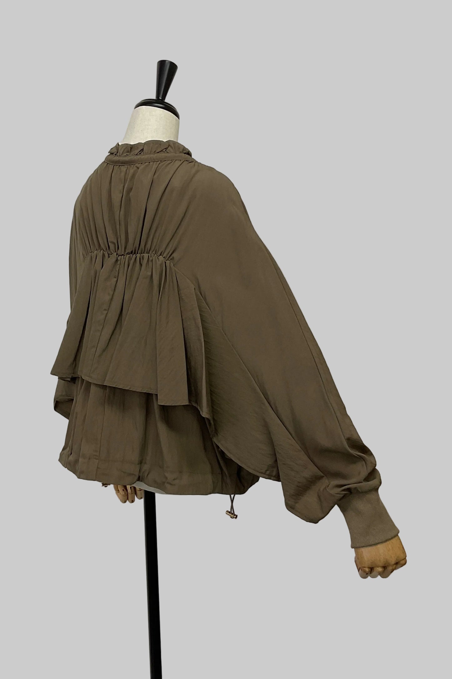 バックフリルスキッパーブルゾン