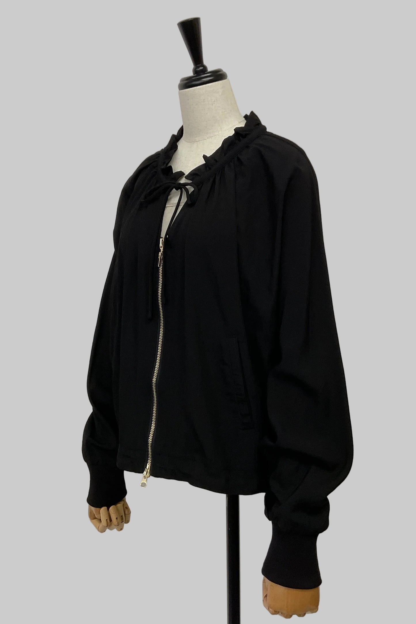 バックフリルスキッパーブルゾン