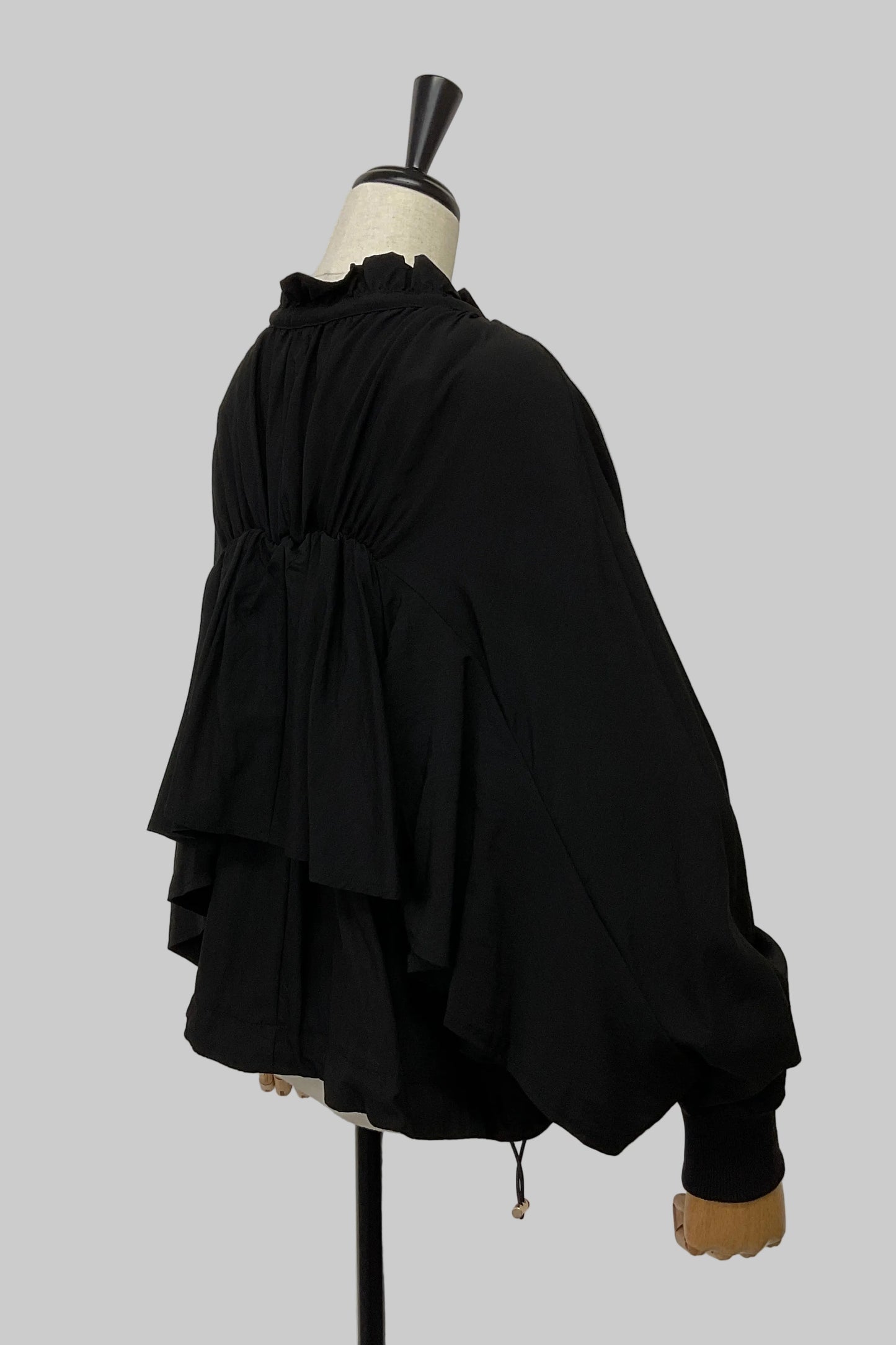 バックフリルスキッパーブルゾン