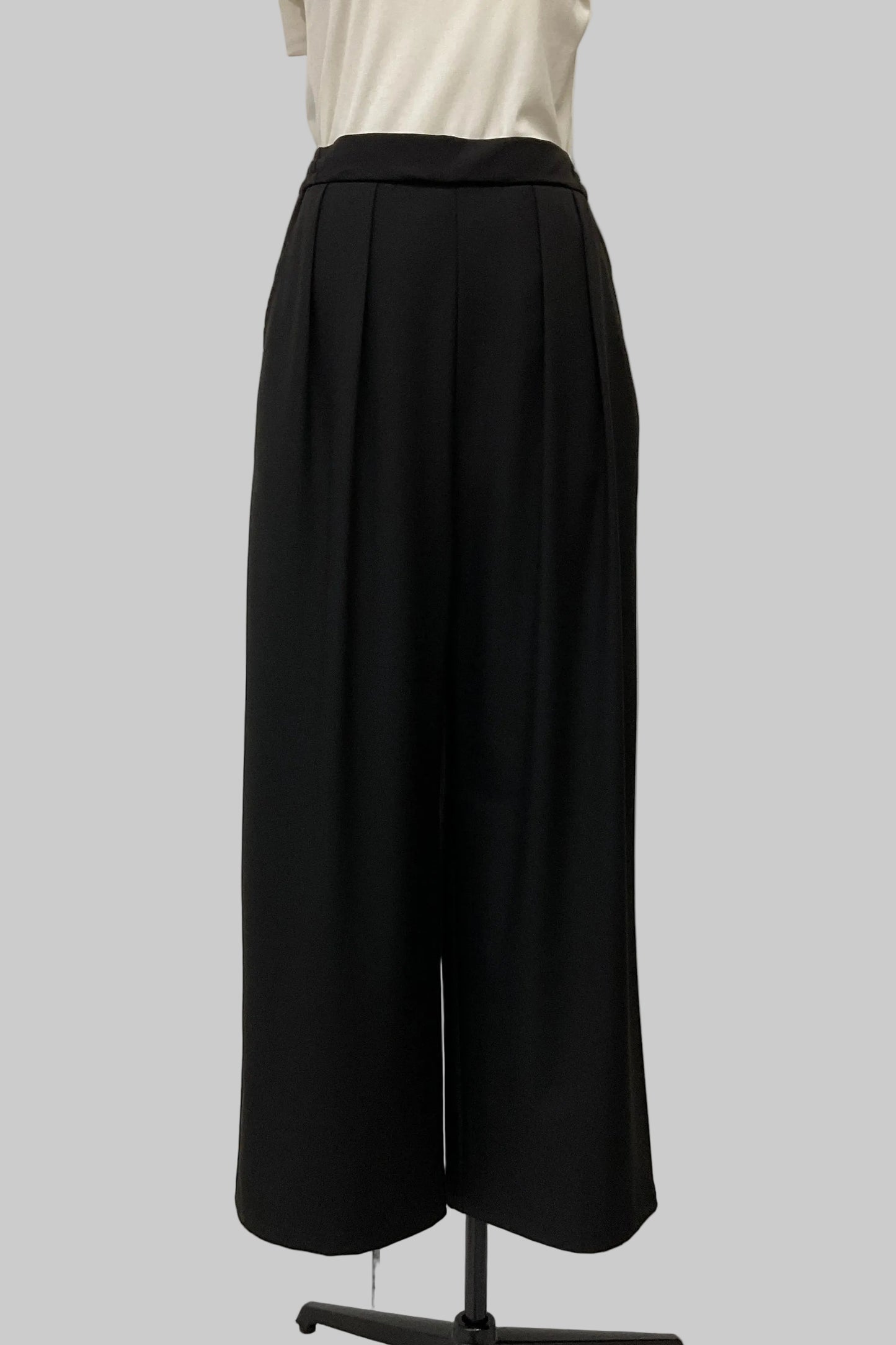 ツータックワイドパンツ