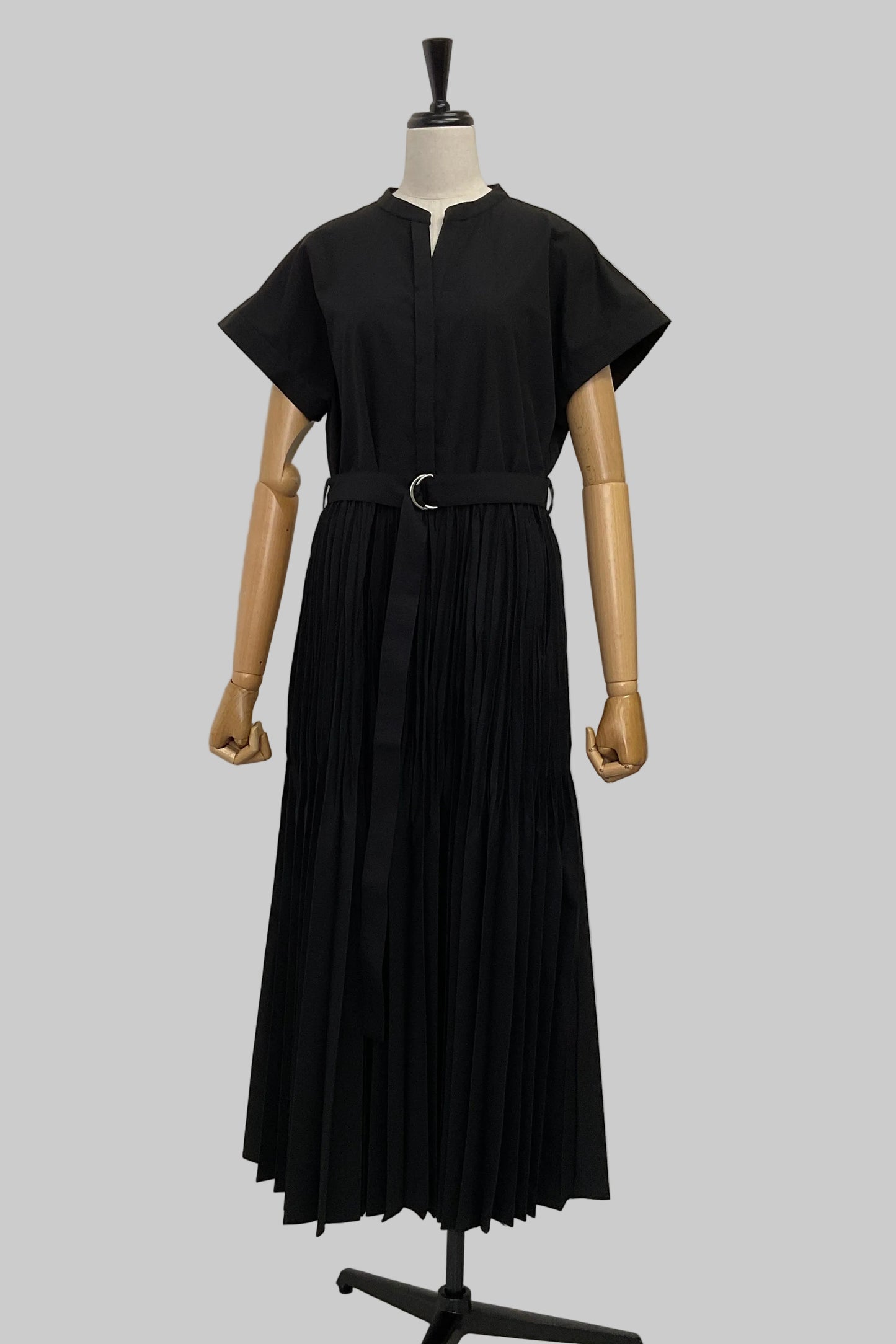 〈ご試着キャンペーン対象品〉プリーツAラインワンピース