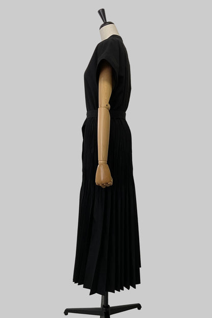 〈ご試着キャンペーン対象品〉プリーツAラインワンピース