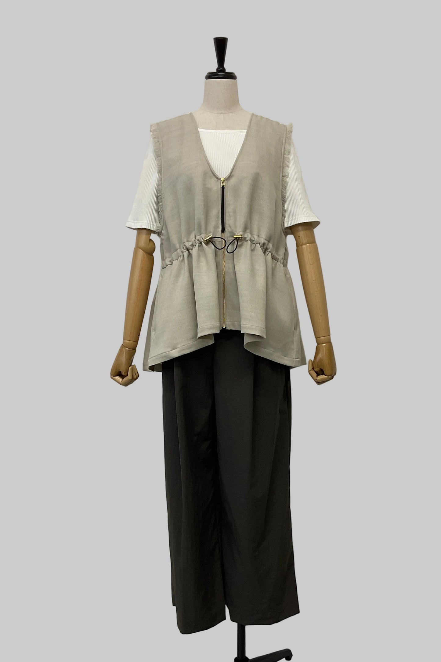 〈50%OFF〉ペプラムZIPベスト