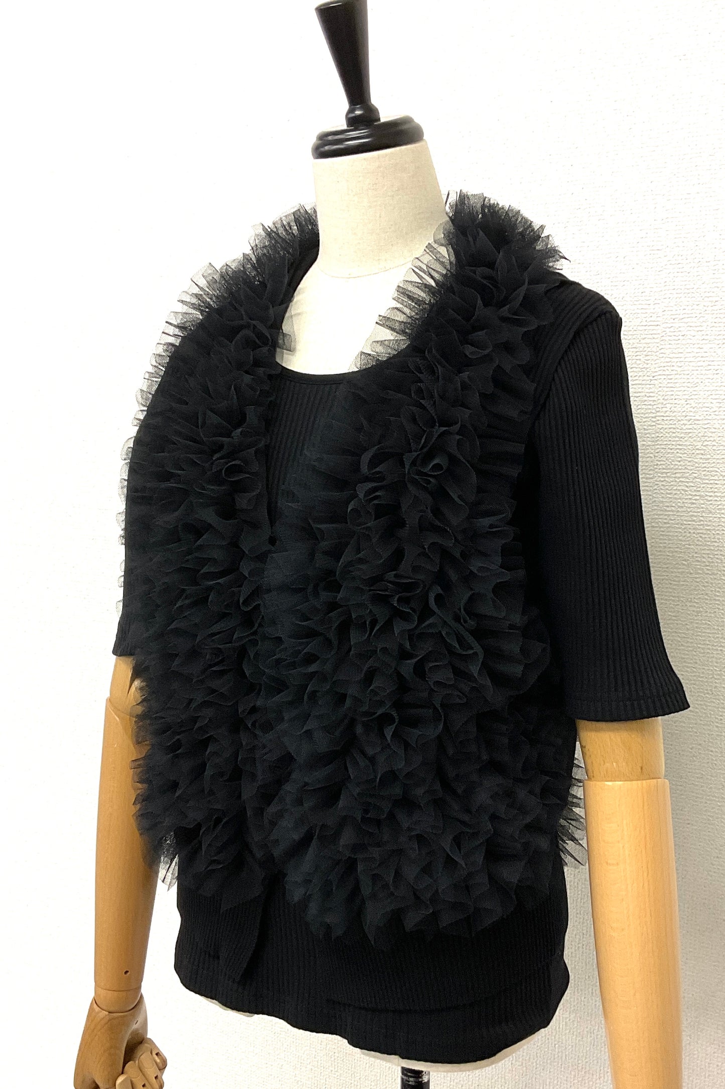 〈30%OFF〉チュールフリルニットベスト
