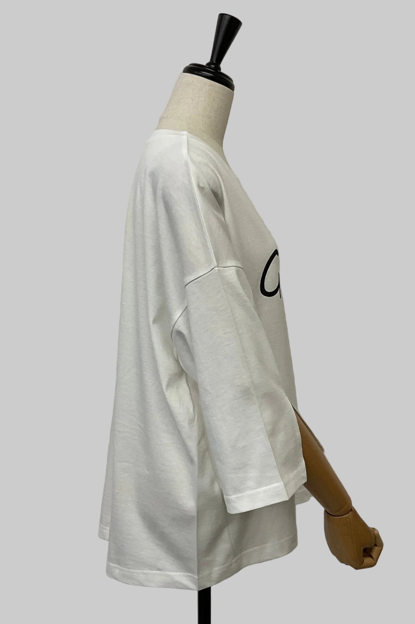 袖スリットロゴTシャツ（7分袖）