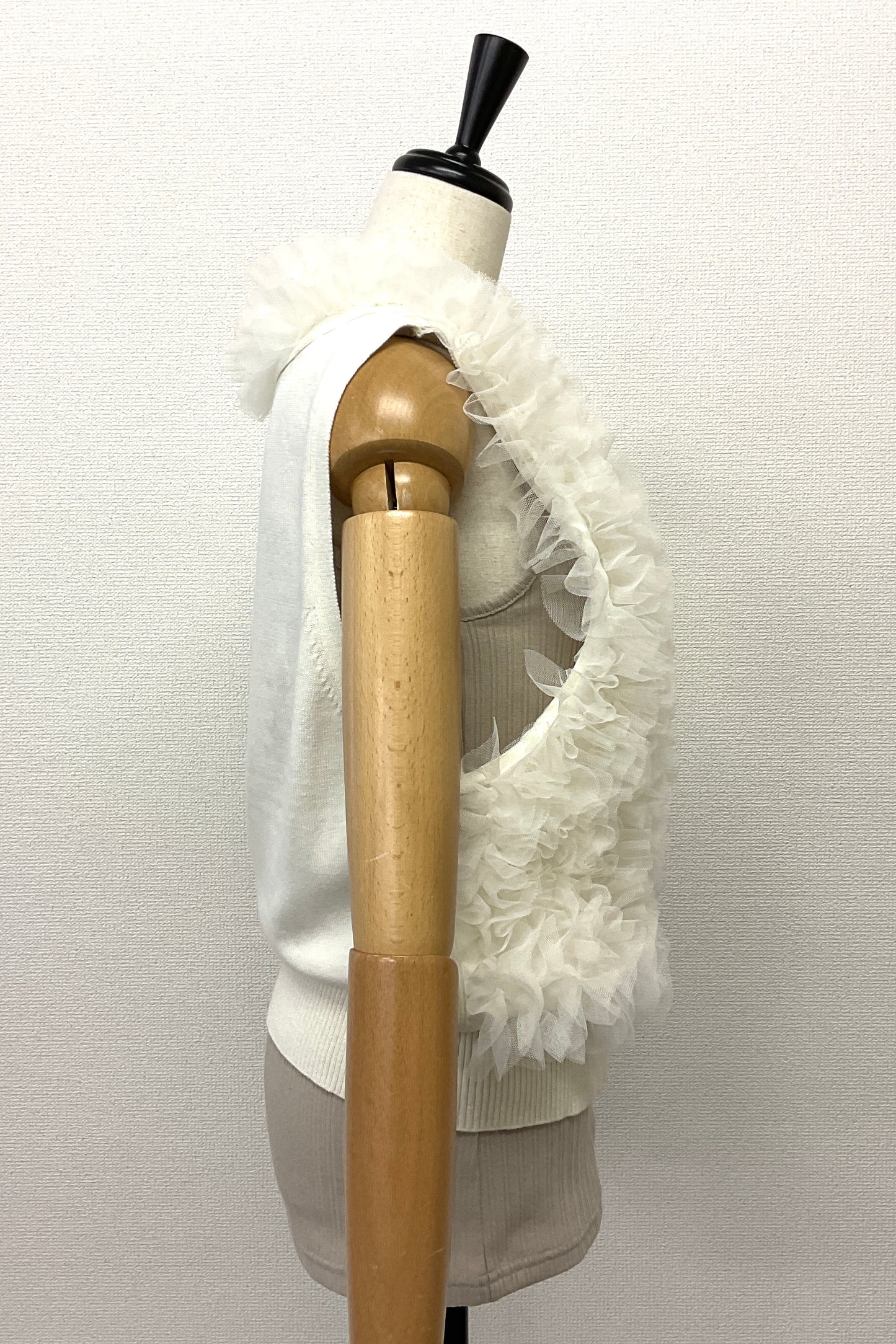 〈30%OFF〉チュールフリルニットベスト