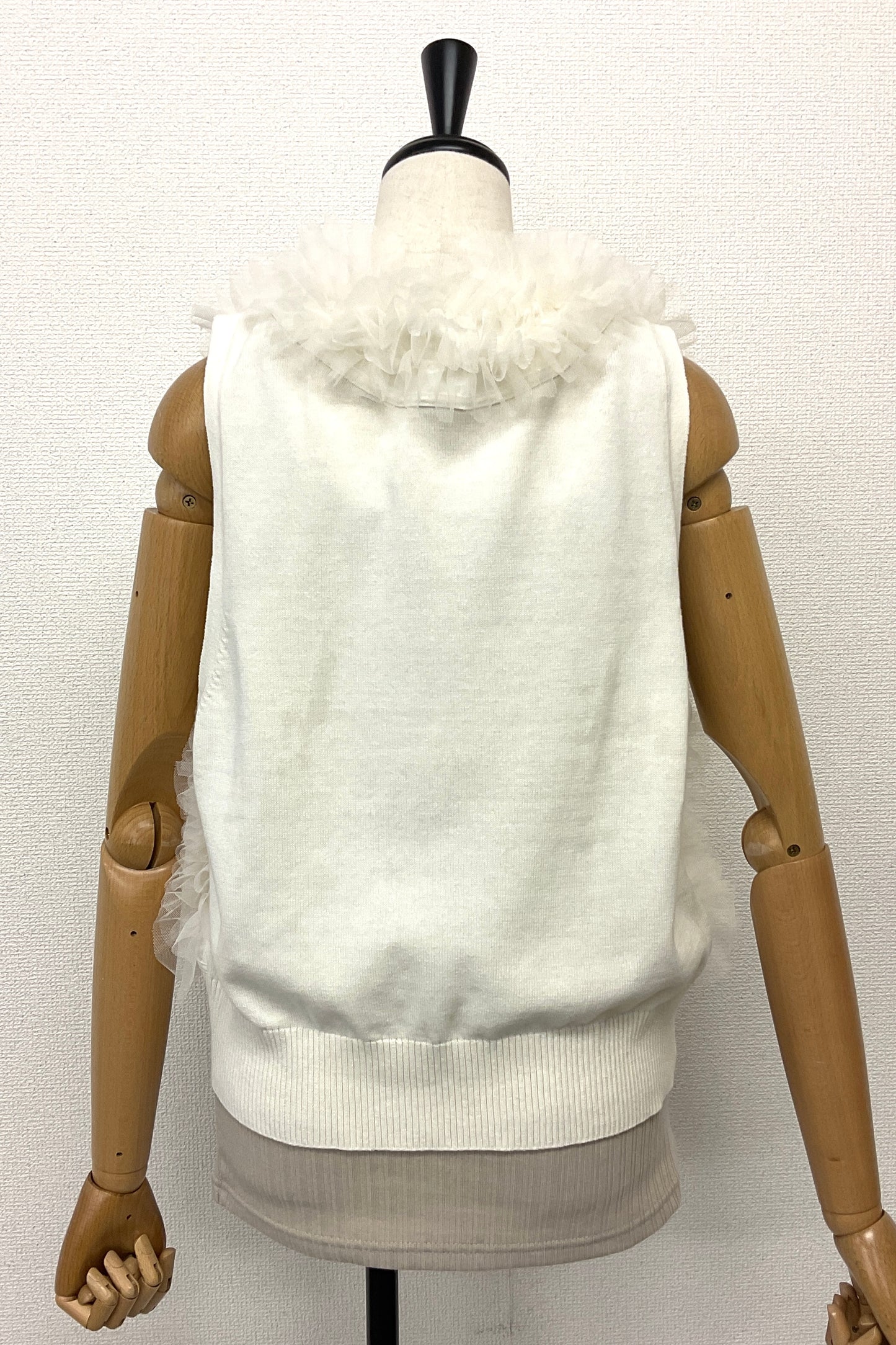 〈30%OFF〉チュールフリルニットベスト