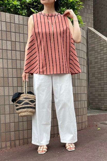 ストライプフレアノースリーブブラウス