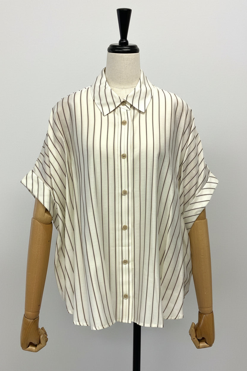 〈10%OFF〉ストライプバックギャザーシャツ