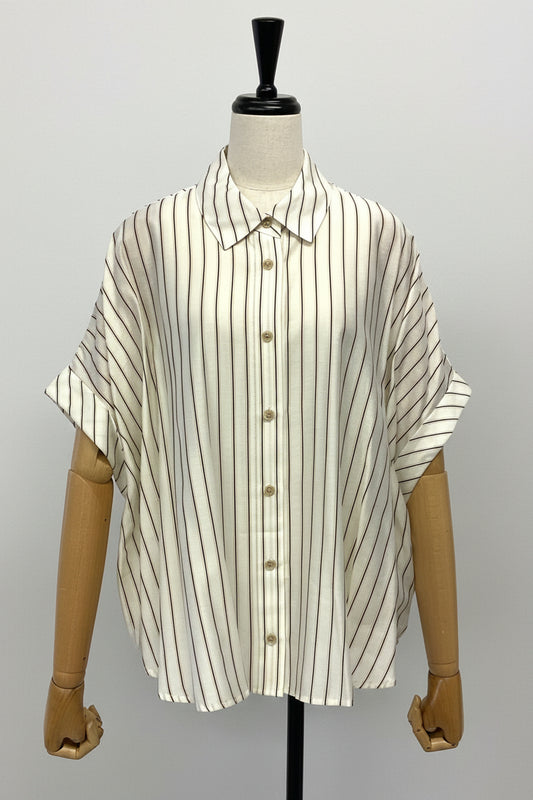 〈10%OFF〉ストライプバックギャザーシャツ