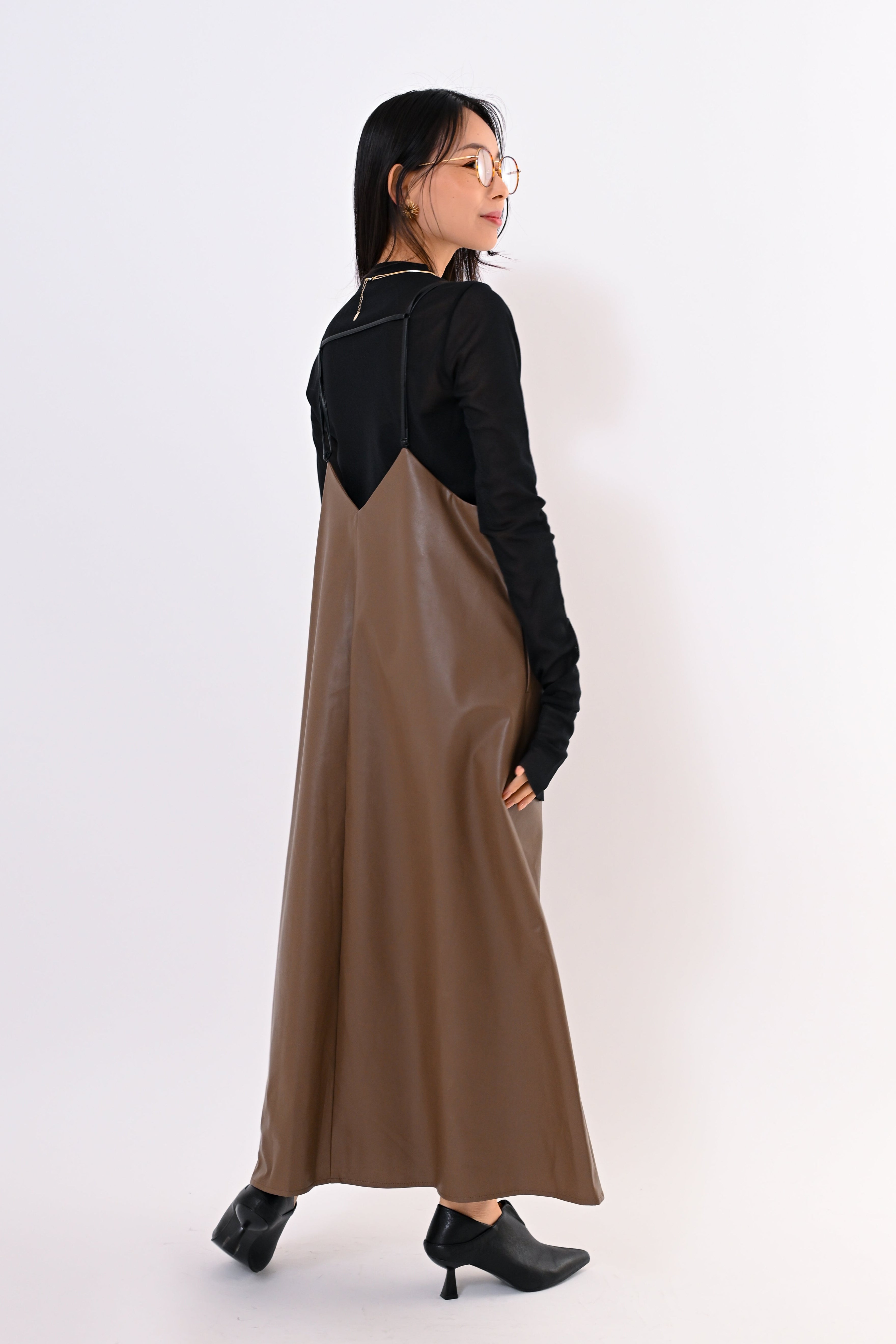 フェイクレザーキャミワンピース｜トップス・ニット／セーター