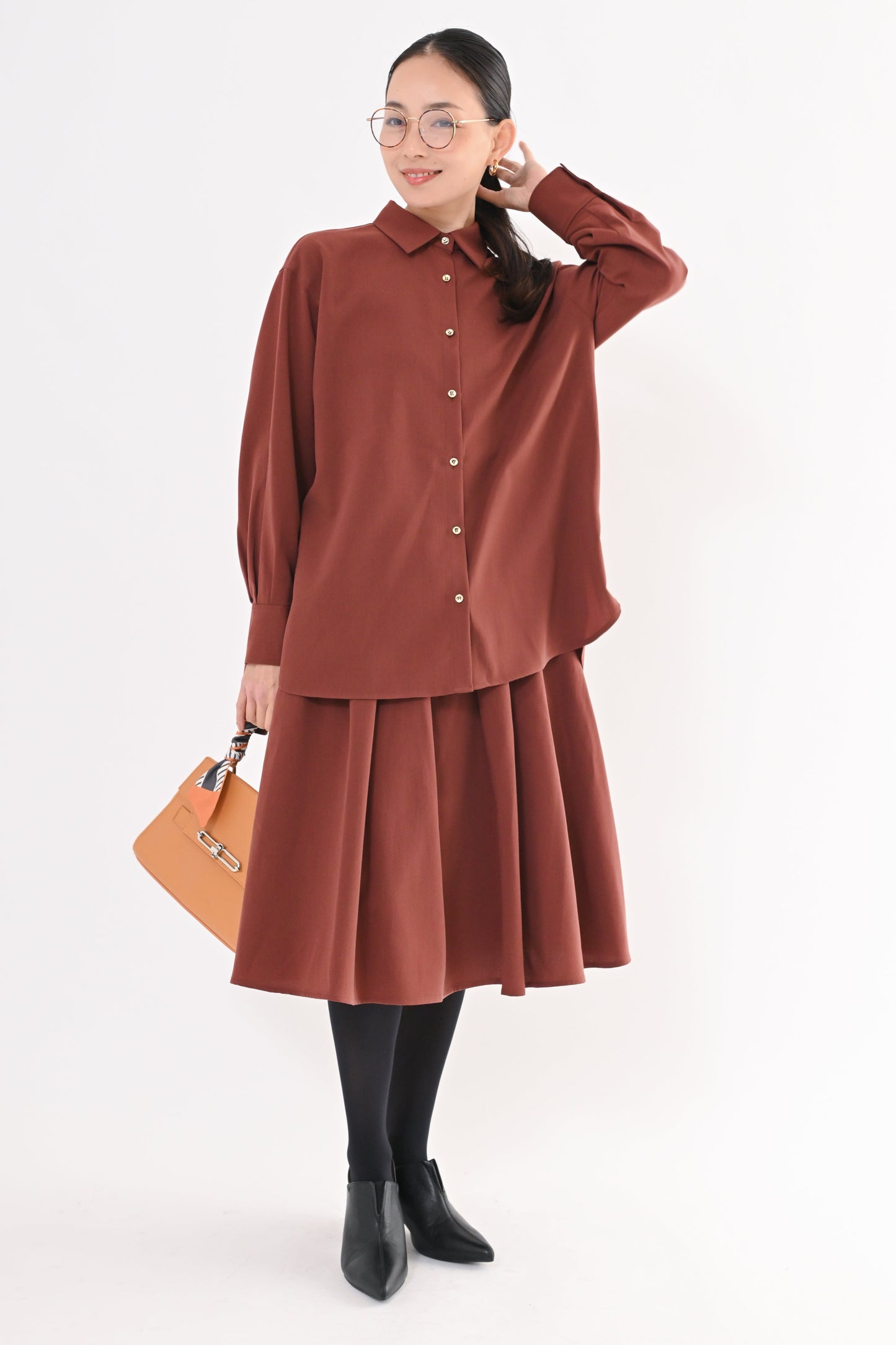 バックタックシャツ