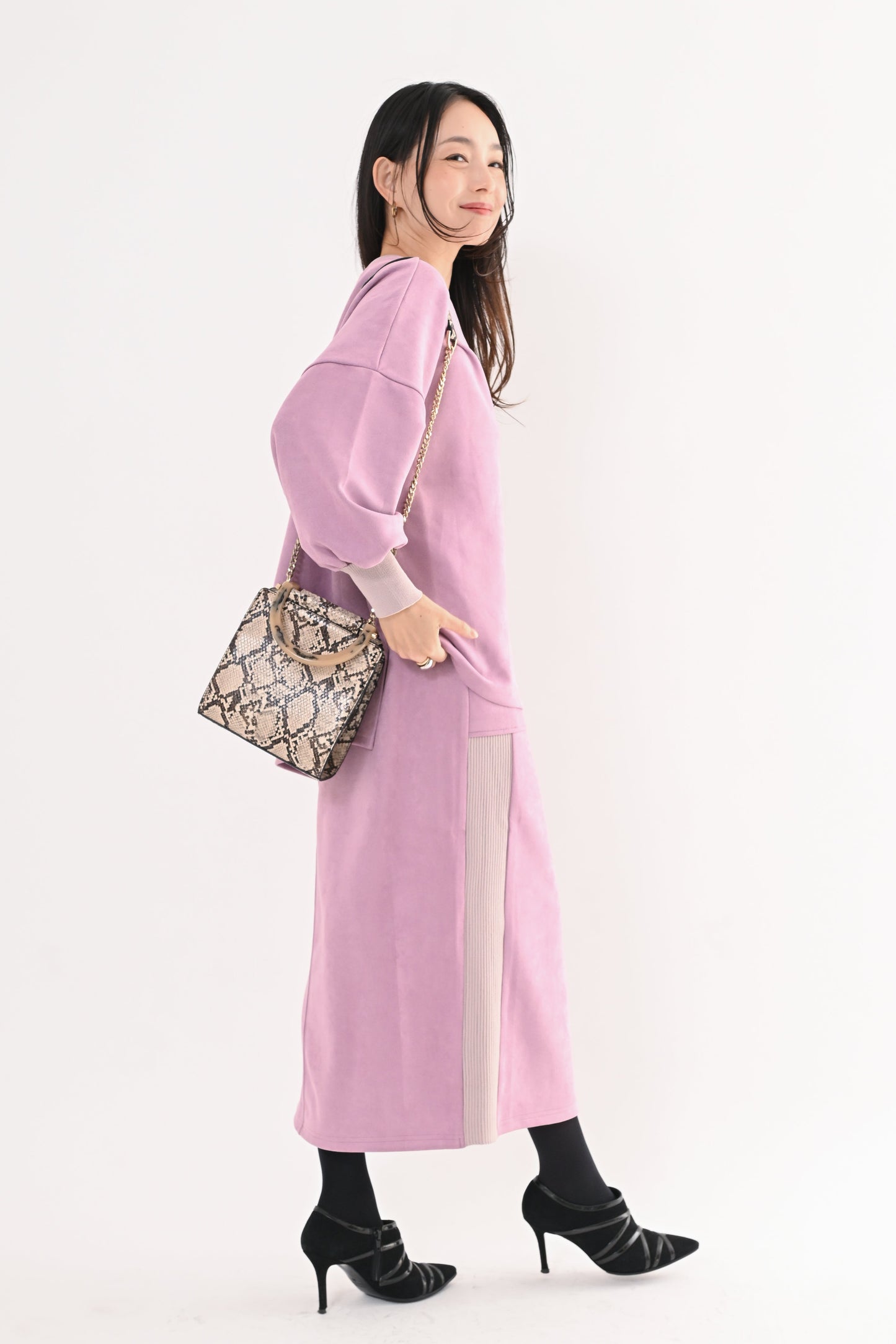 スエード×リブワイドプルオーバー