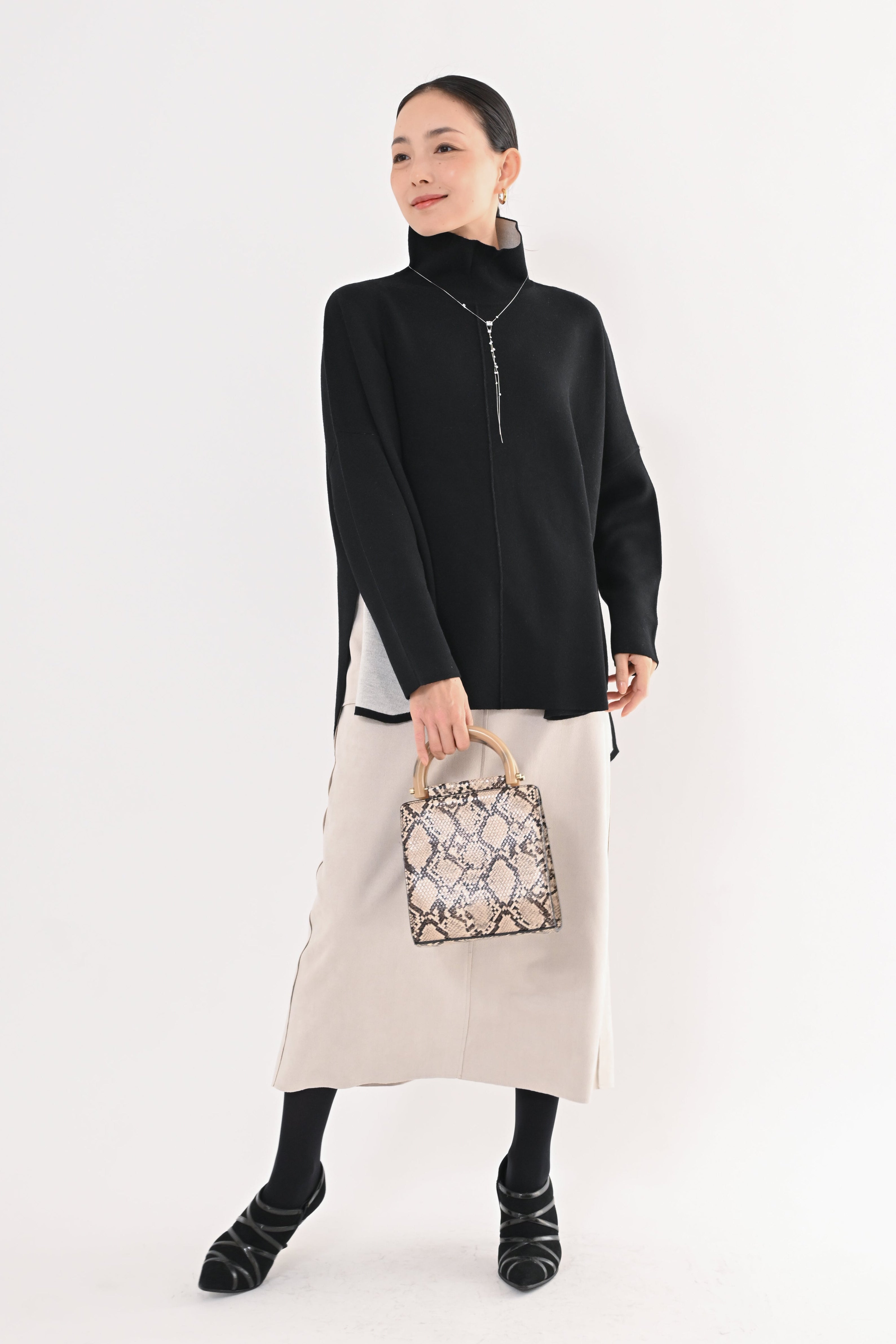 リバーシブルポンチョフウプルオーバー｜トップス・ニット