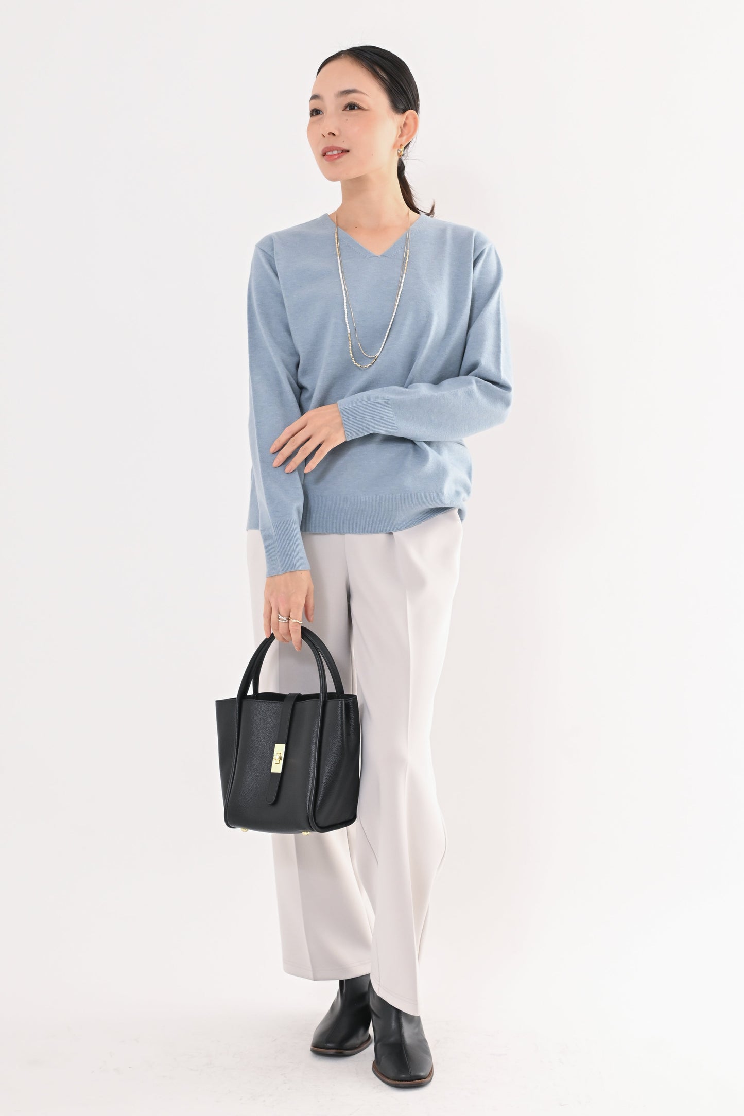［ＮＥＷ］ストレッチVネックニット
