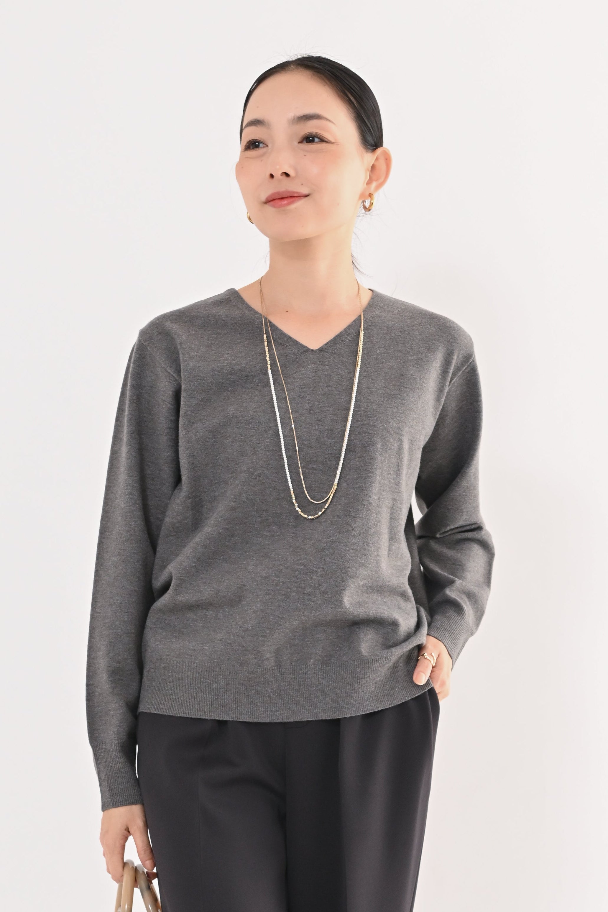 ストレッチVネックニット｜トップス・ニット／セーター｜ELVENCE DEUX