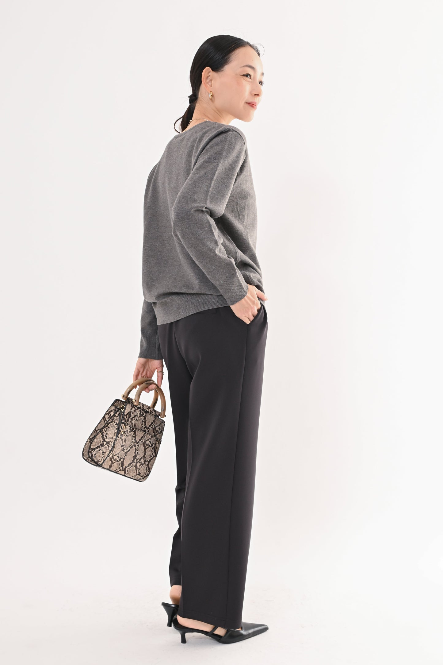 ［ＮＥＷ］ストレッチVネックニット
