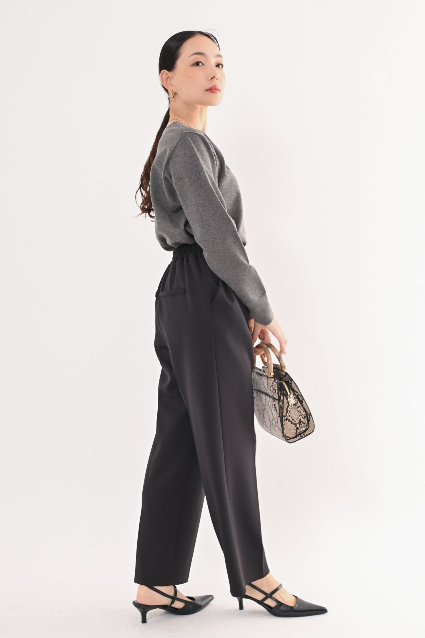 ダンボールセミワイドパンツ