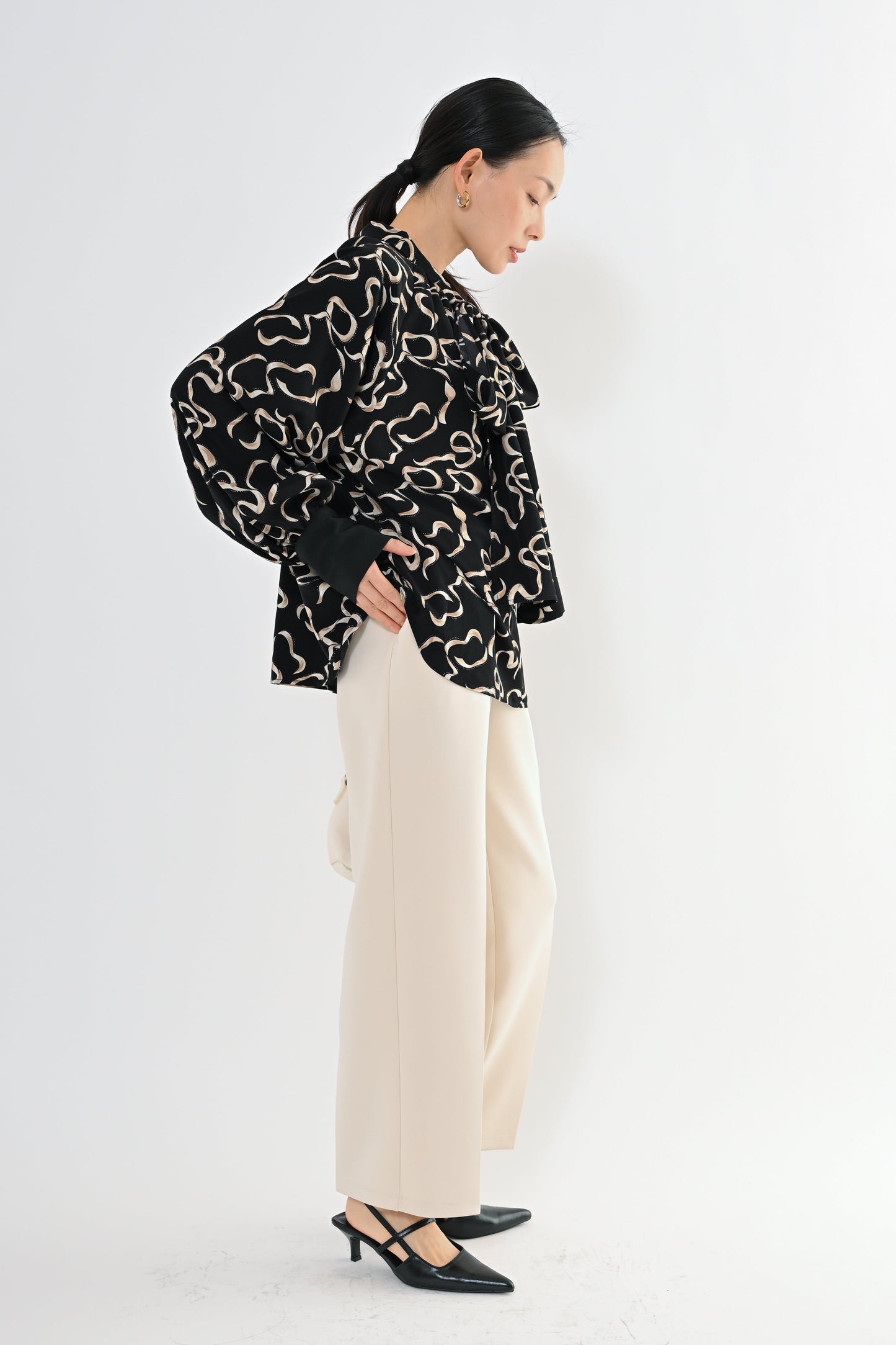 [予約] 2WAYガラボウタイブラウス