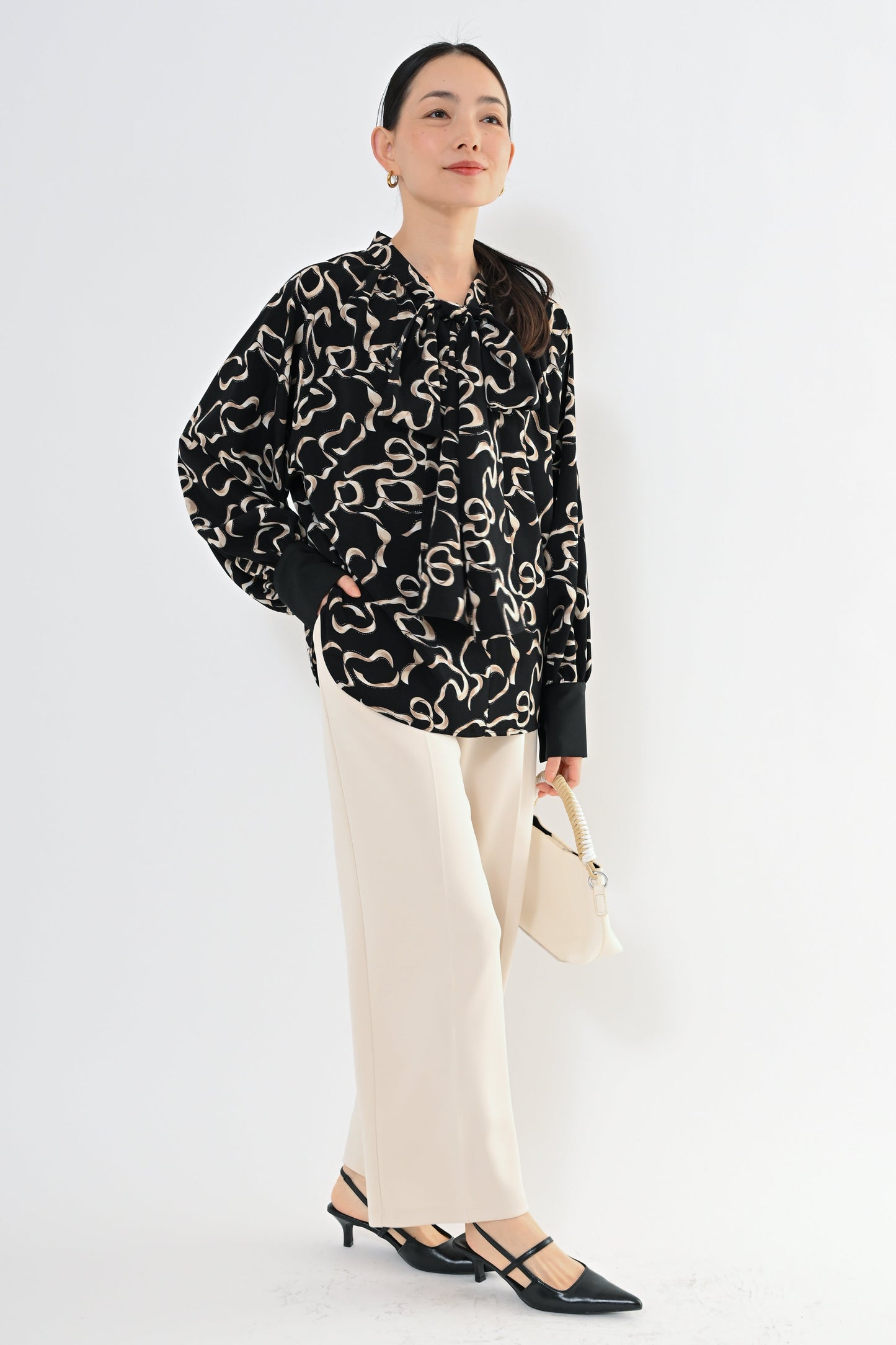 [予約] 2WAYガラボウタイブラウス