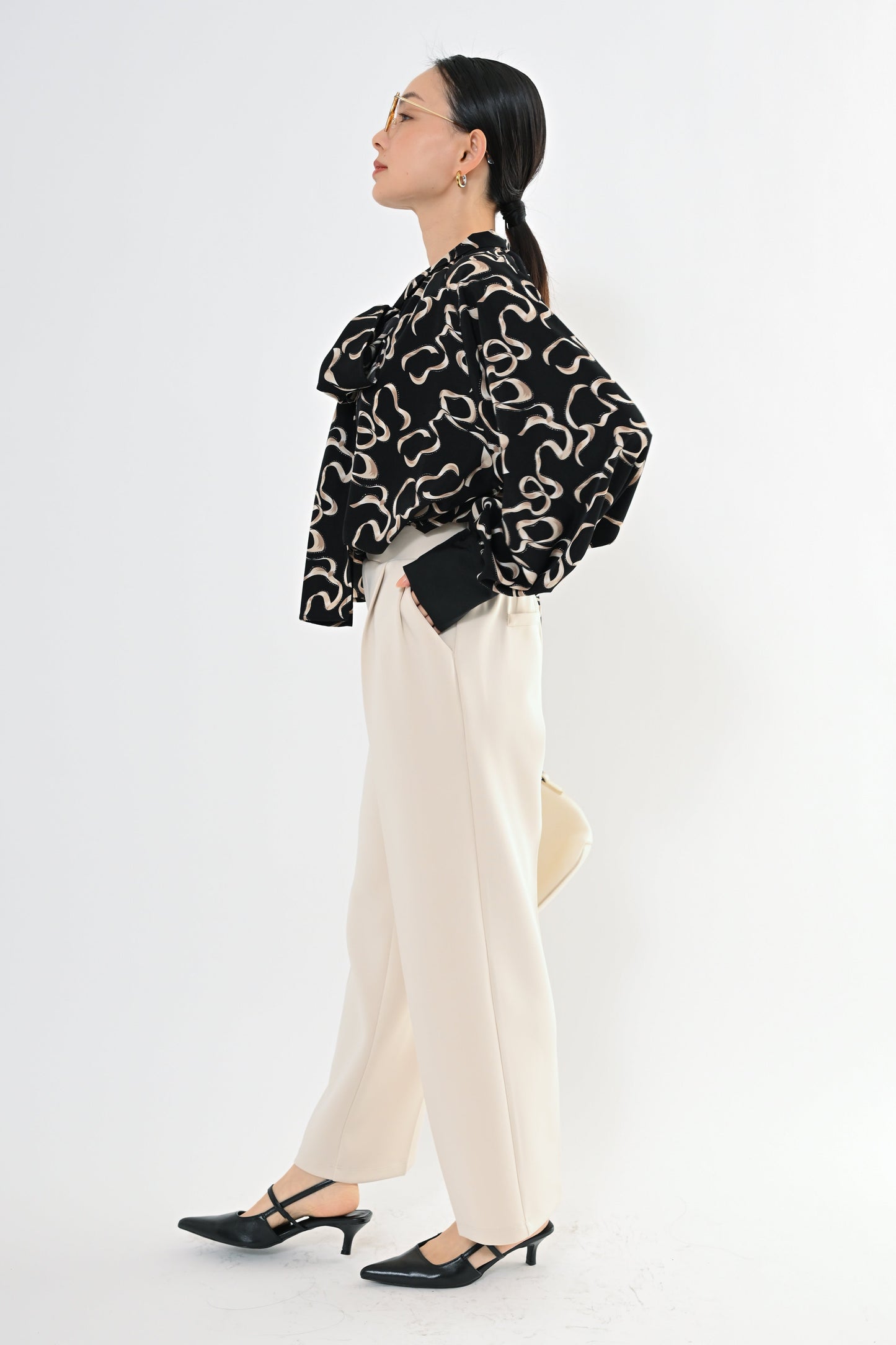 [予約] 2WAYガラボウタイブラウス