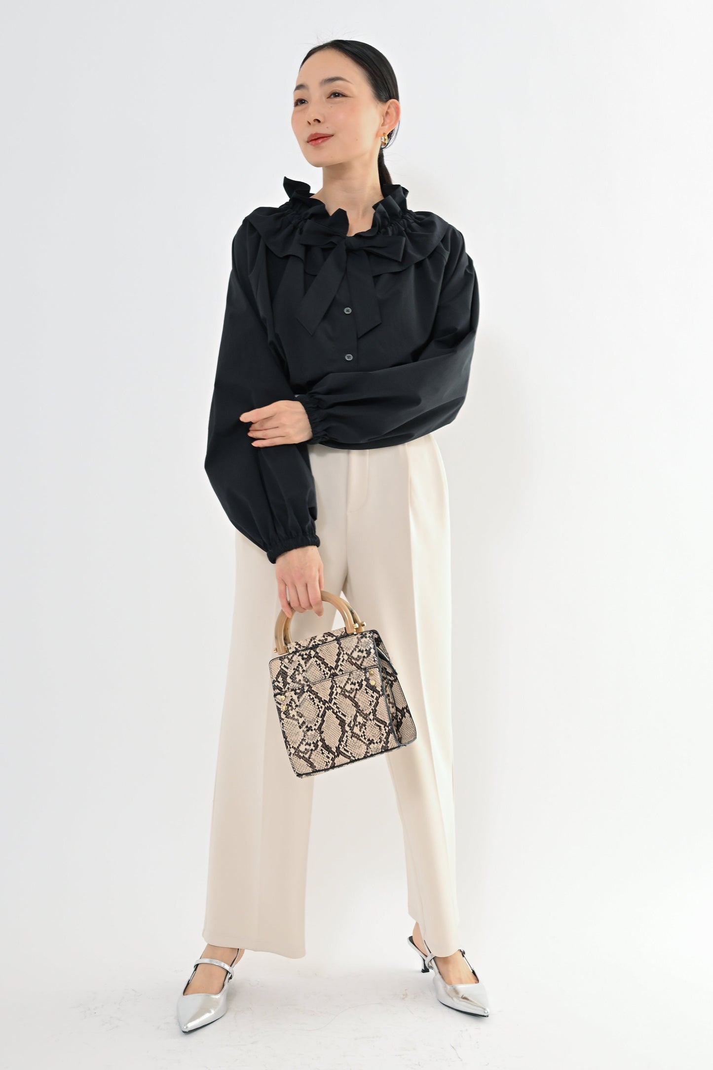 [予約] フリルカラーブラウス（無地）