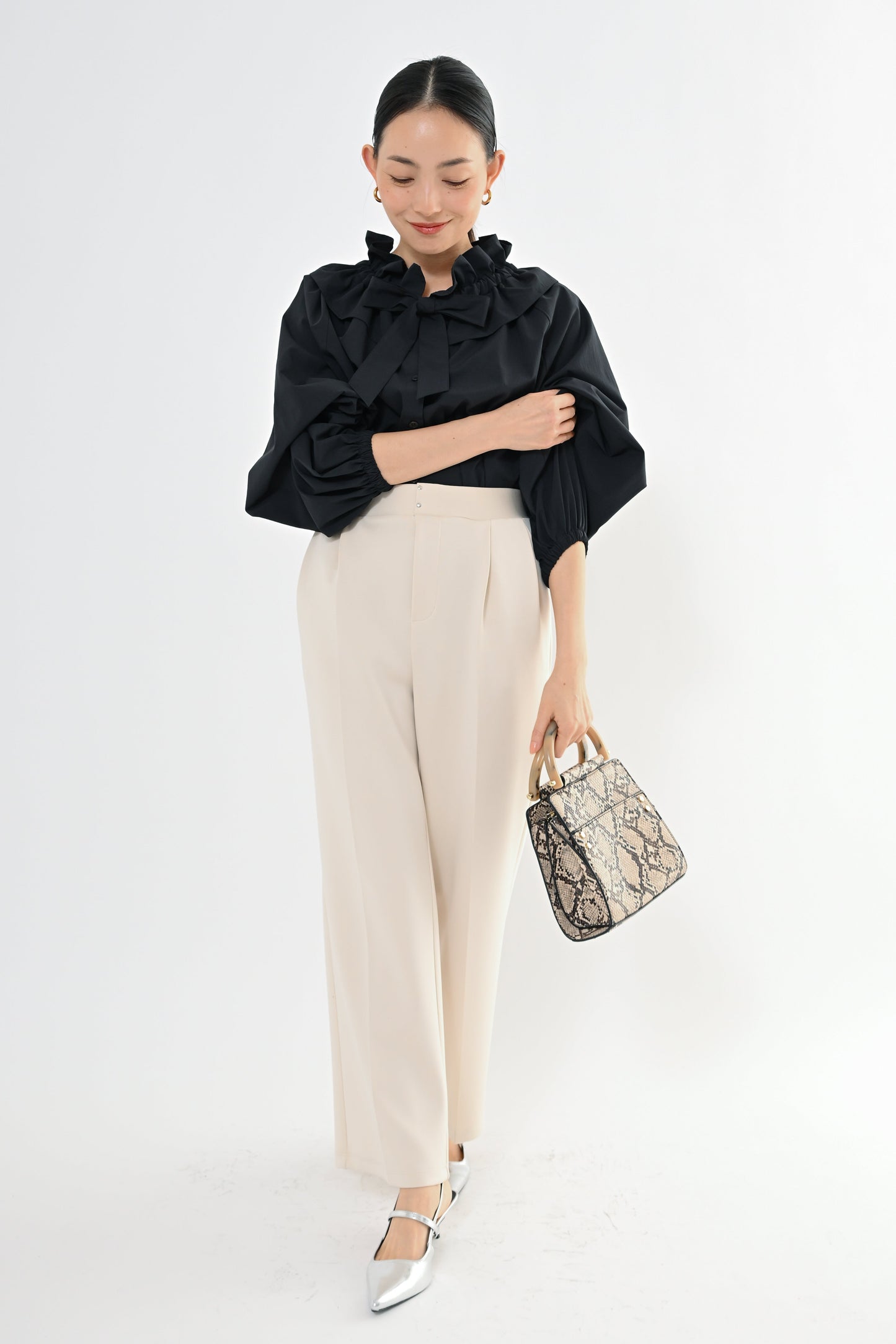 [予約] フリルカラーブラウス（無地）