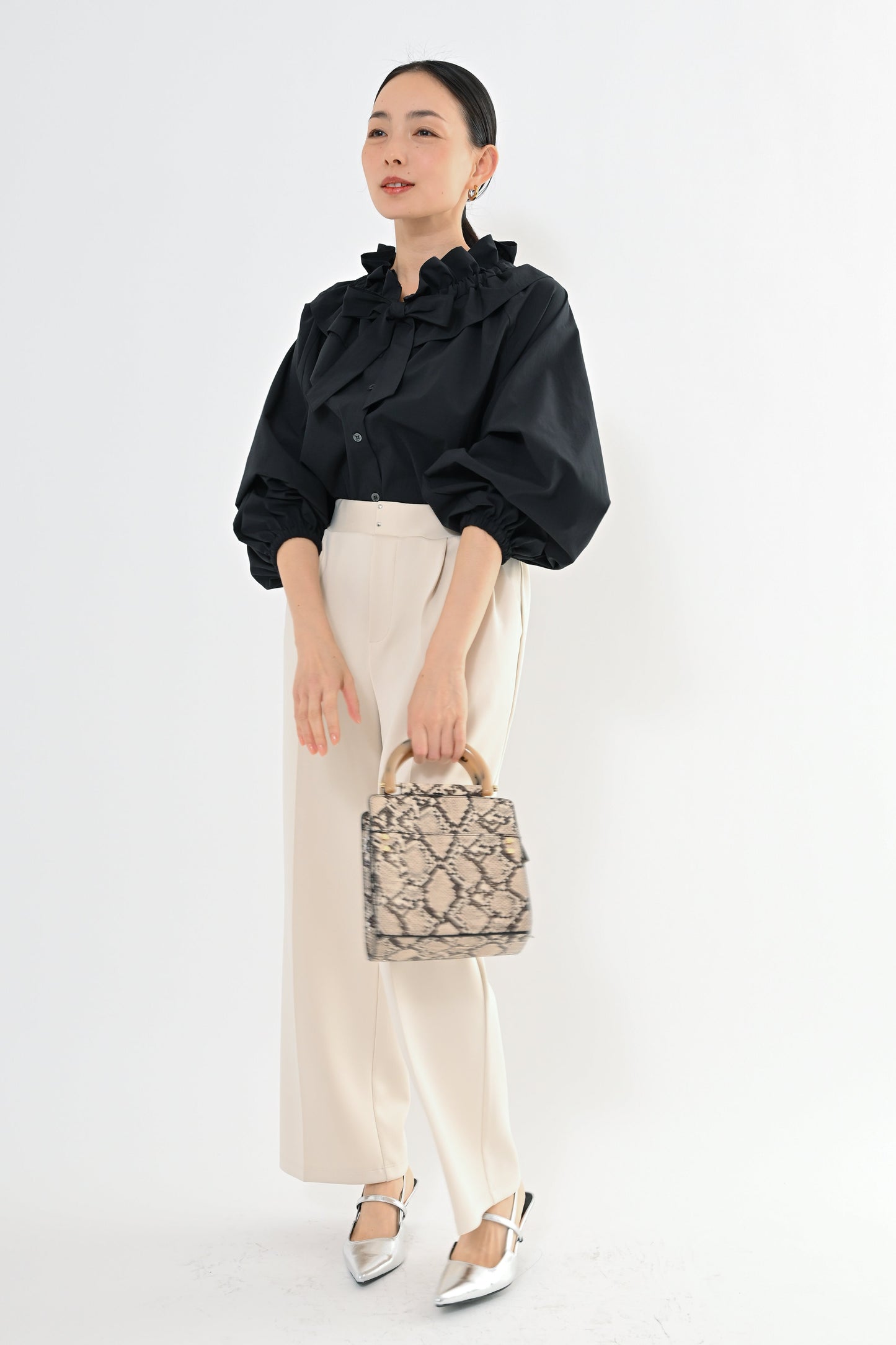 [予約] フリルカラーブラウス（無地）