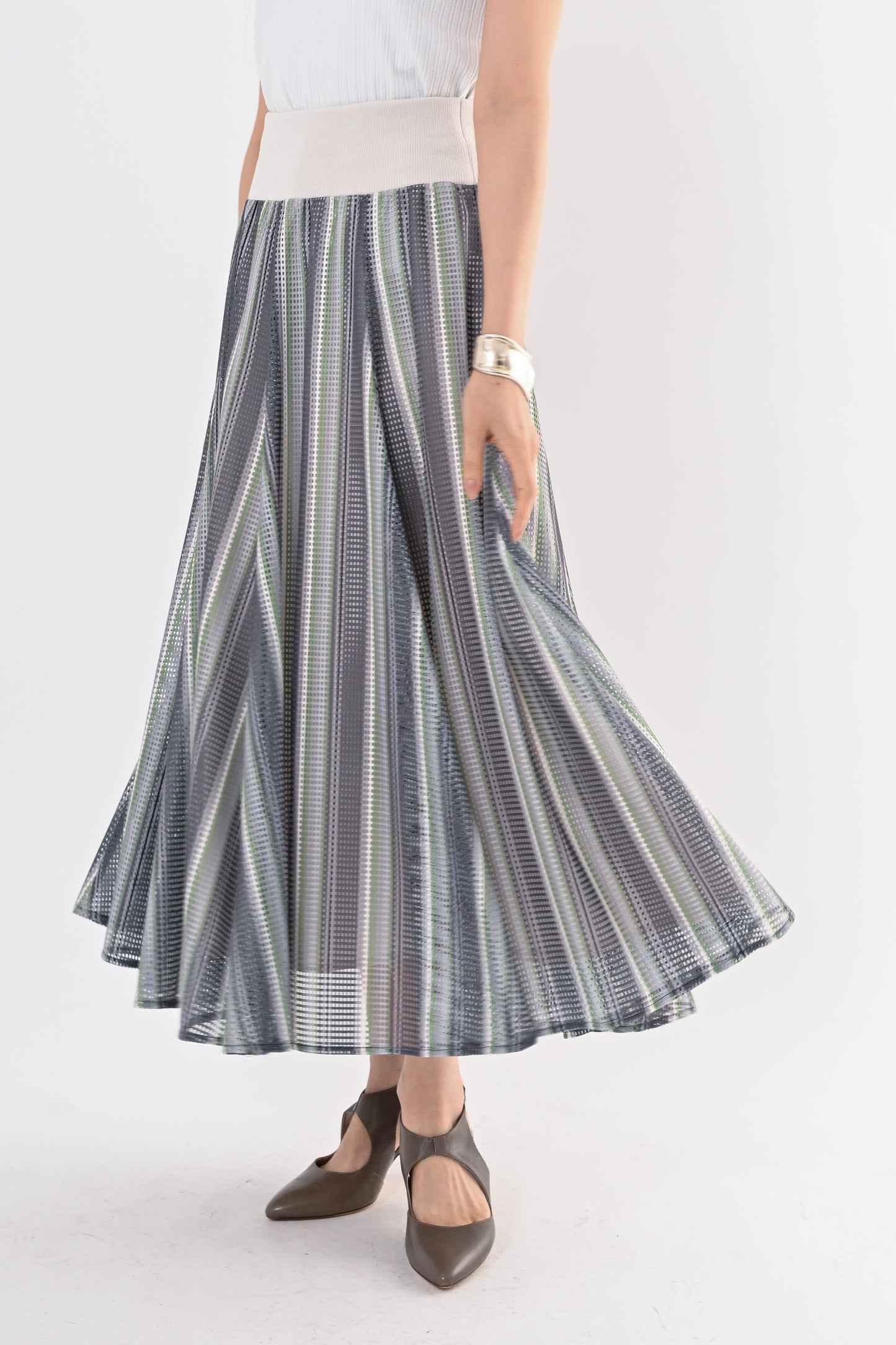 ストライプメッシュスカート