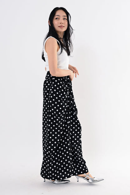 ドレープタックパンツ