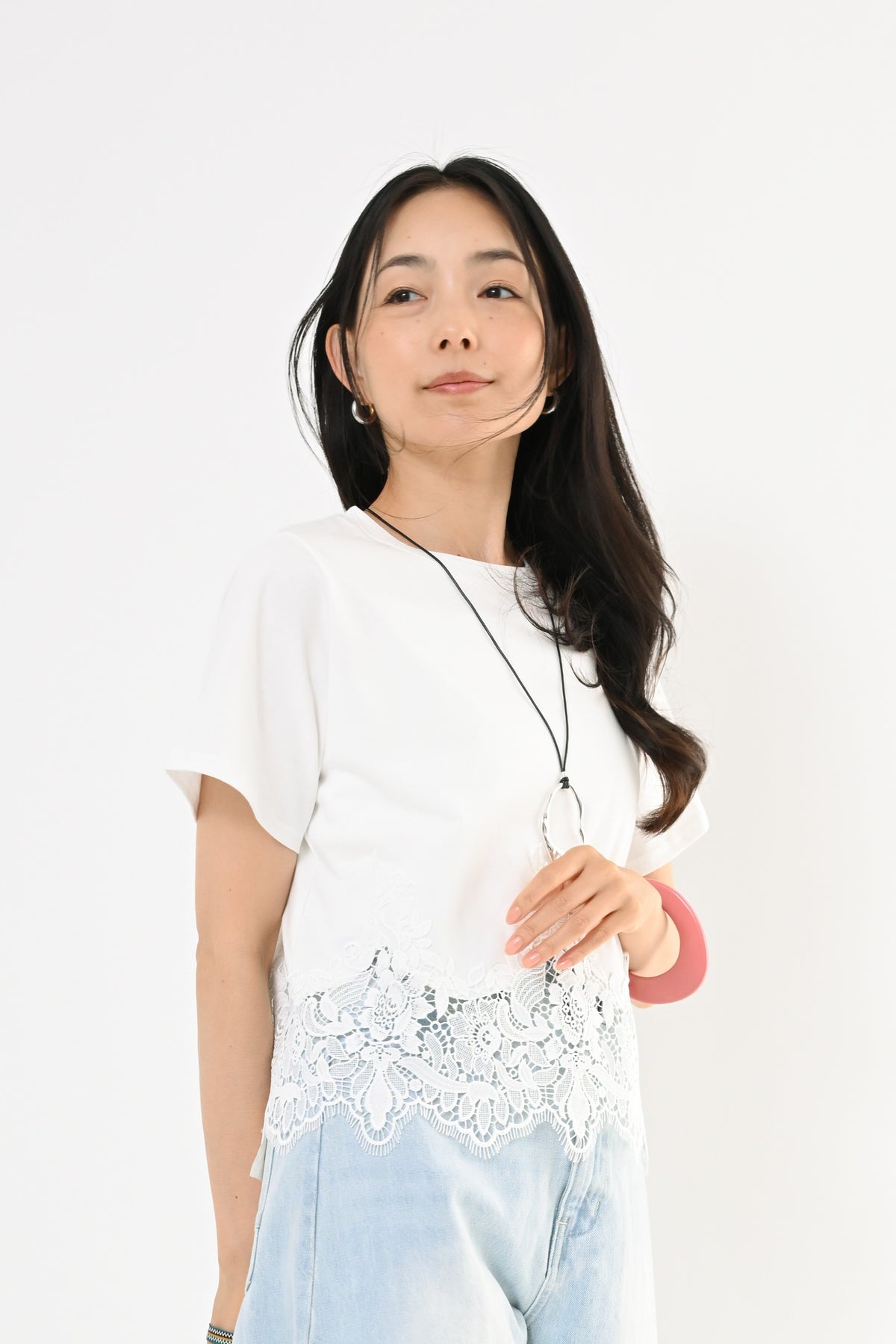 裾レースTシャツ