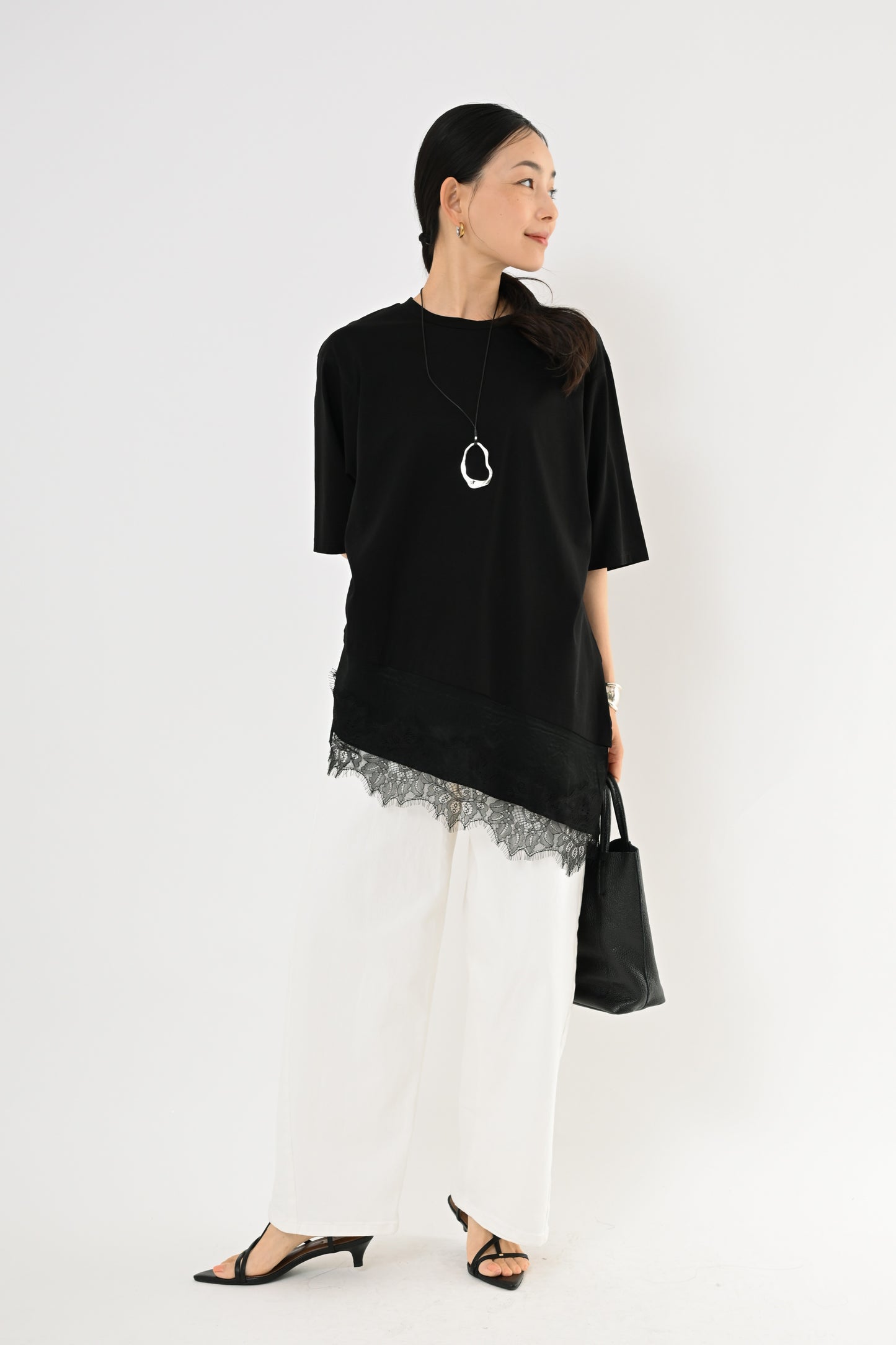 アシメ裾レースTシャツ